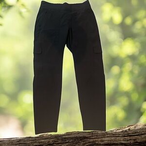 Athleta Women’s Black Cargo Jogger Pants Size 10 Stretch Utility Athletic